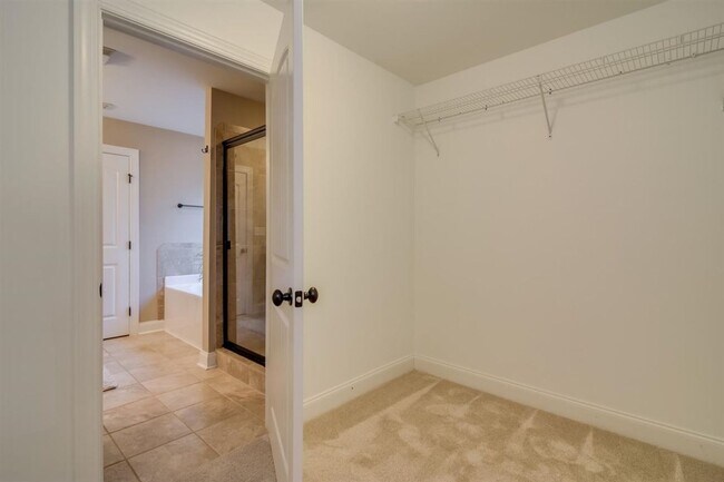 Building Photo - 219 Sandleton Way