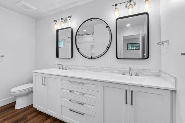 Building Photo - Modern Farmhouse w/ Pool and Paid Utilities