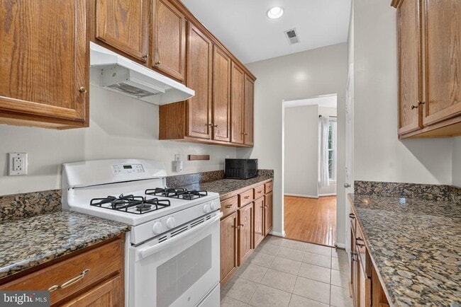Building Photo - 5950 Ians Way