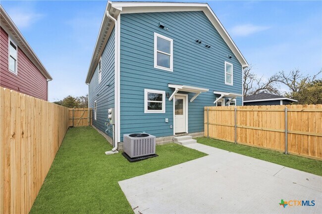 Building Photo - 909 Martin Luther King Jr Ln