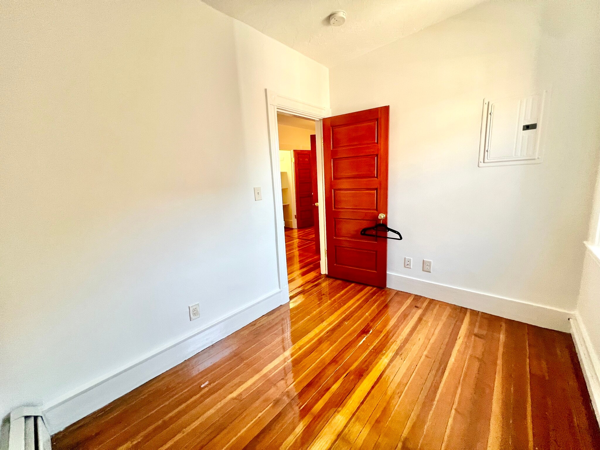 Building Photo - 9 Thacher Ct