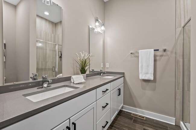 Building Photo - 122 S Ohio Ave