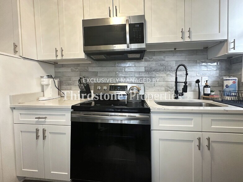 Building Photo - 2508 Gilmore St