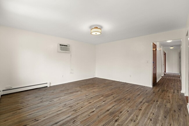 Building Photo - 184 Central Ln