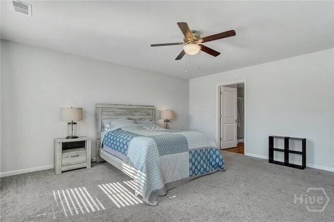 Building Photo - 27 Spicebush Cir