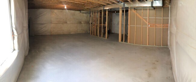 Building Photo - AMAZING HOME IN SOUGHT AFTER EXCHANGE DEVELOPMENT W/ 2 CAR GARAGE