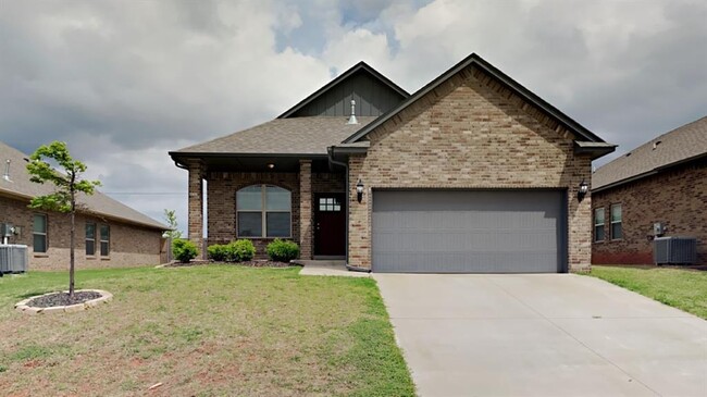 Building Photo - 16008 Mendoza Dr