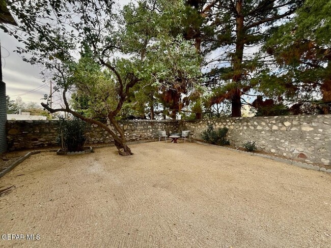 Building Photo - 1203 Madeline Dr