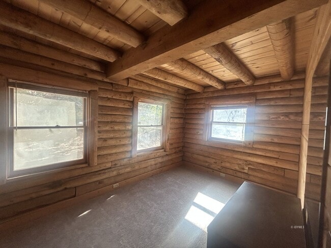 Building Photo - Quaint Log Mountain Cabin for Rent