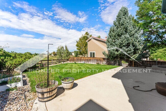Building Photo - Stunning Home with Washer/Dryer and Central AC