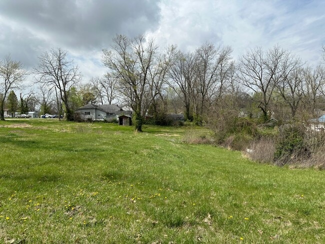 Building Photo - 3 Bedroom, 1 Bath home for rent