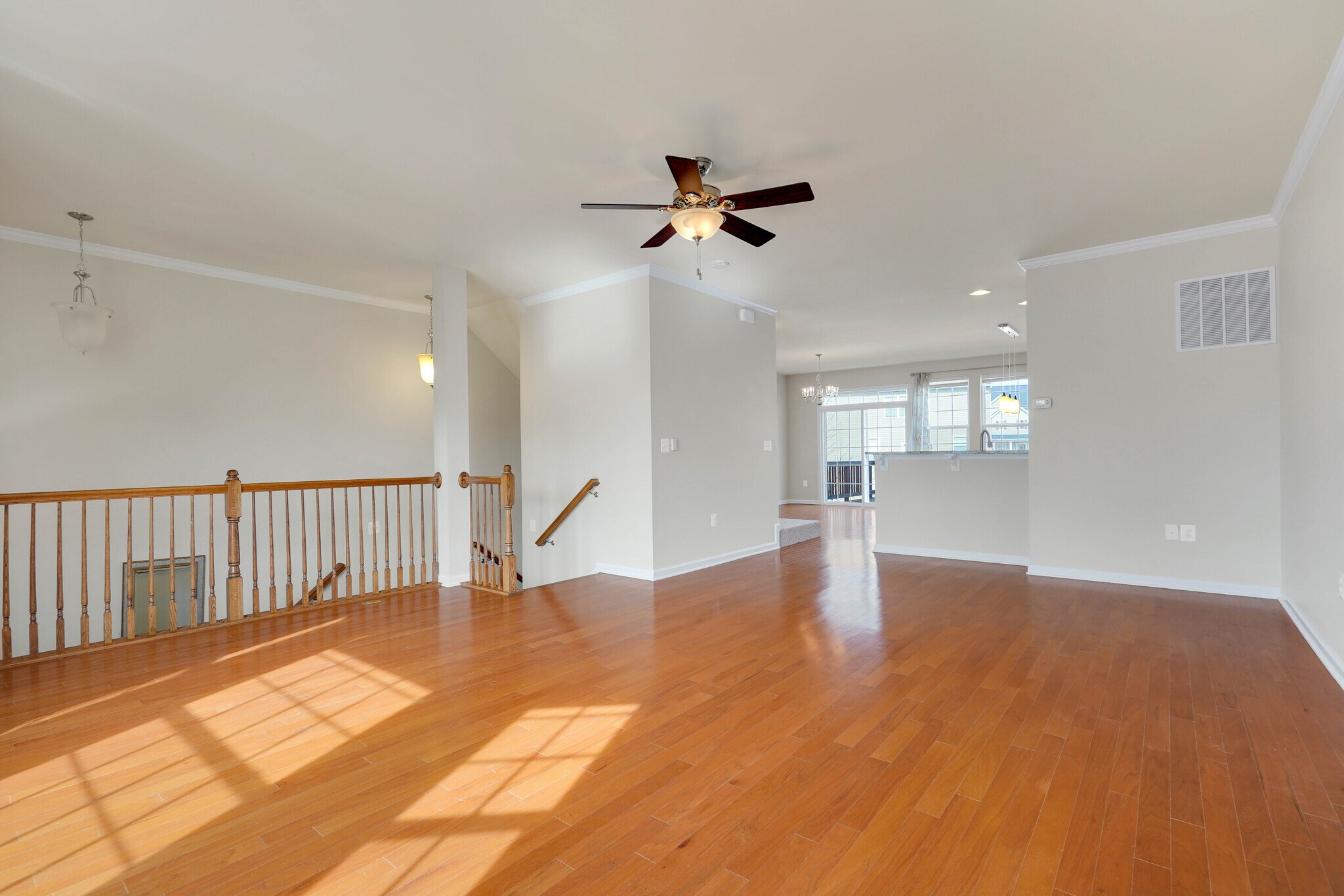 Building Photo - 6 Lamplighter Ln