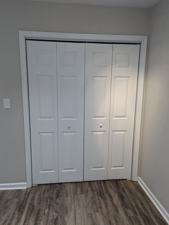 Building Photo - Nice Two Bedroom Duplex In A Great Location!