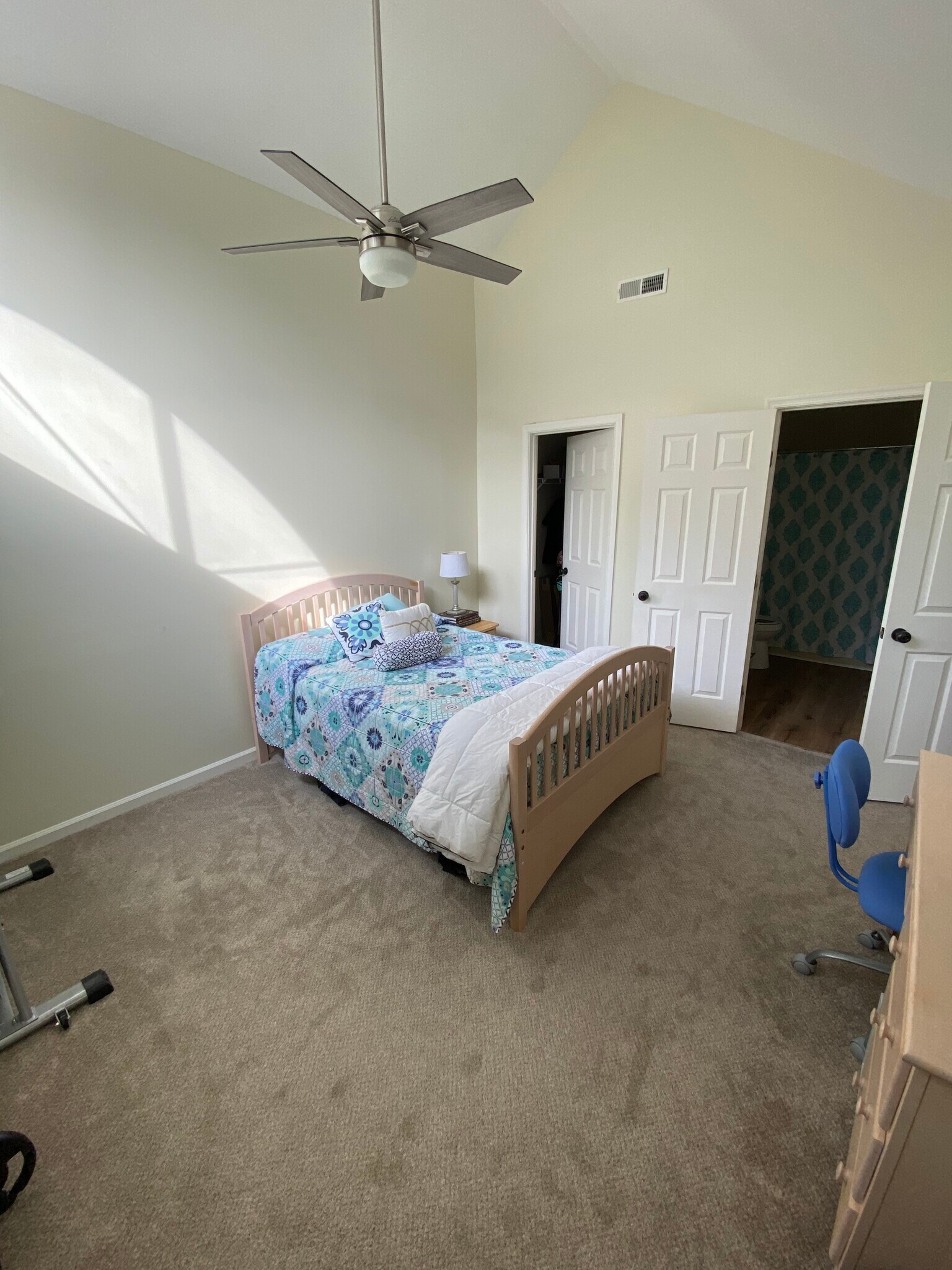 Building Photo - 324 River Forest Rd