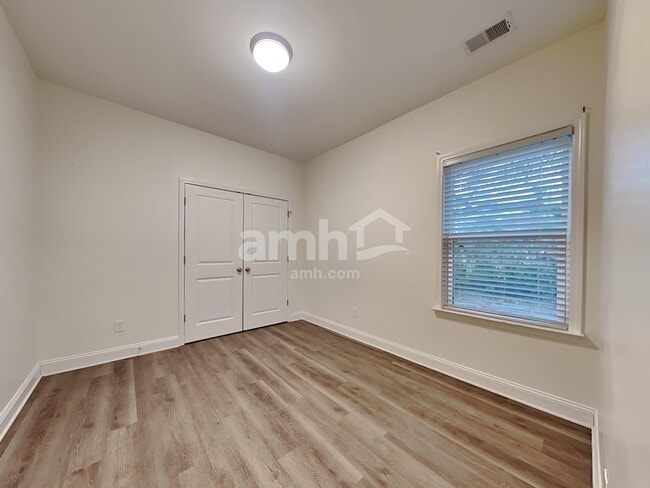 Building Photo - 317 Golf Rd