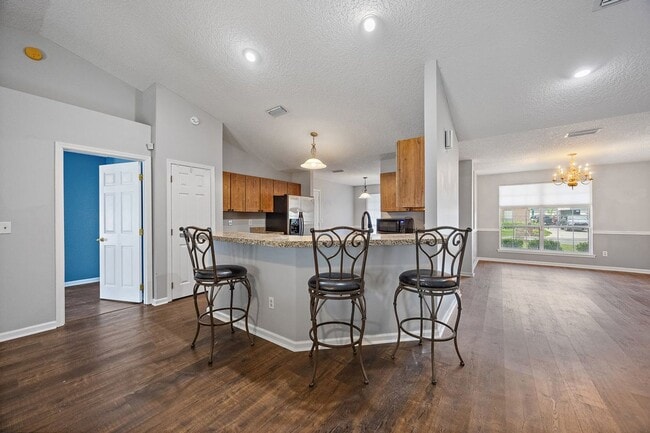 Building Photo - Gorgeous All-Brick San Jose Home!