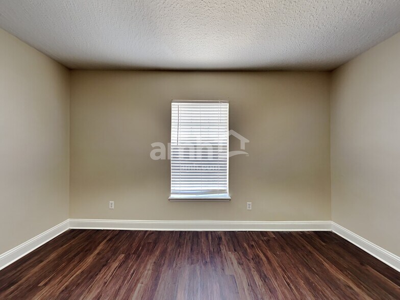 Building Photo - 2510 Victoria Point Dr