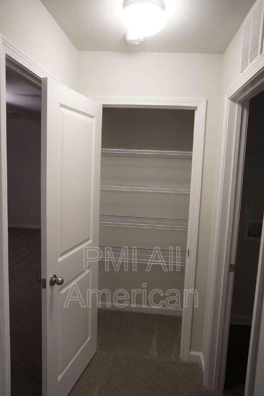 Building Photo - 289 Greenbay St