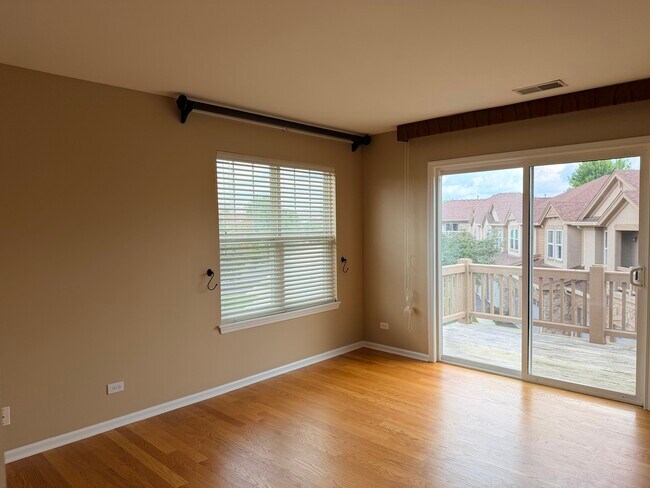 Building Photo - 1873 Crenshaw Cir