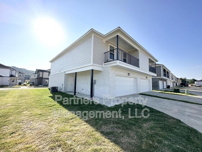 Building Photo - 779 S Amarillo Ave