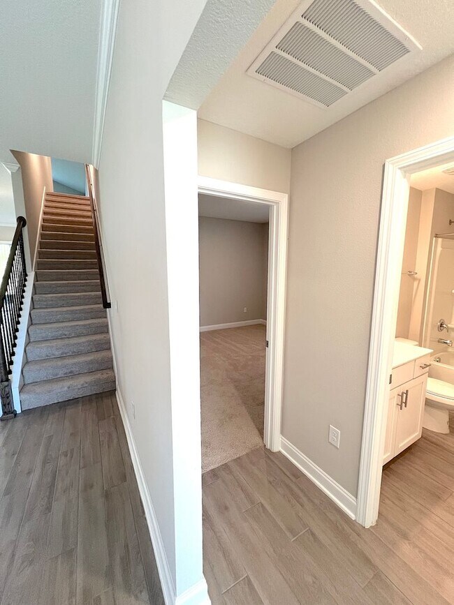 Building Photo - GORGEOUS 5 Bed 4 Bath 3 Car Garage HOME w COMMUNITY POOL for RENT!