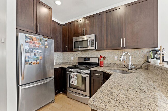 Building Photo - 110 Tidewater St