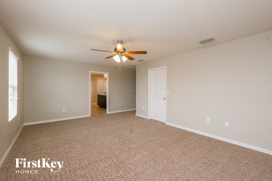 Building Photo - 36146 Carriage Pine Ct