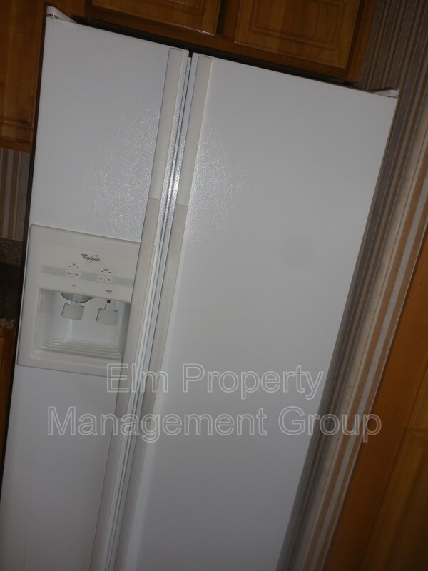 Building Photo - 3555 Meridale Dr