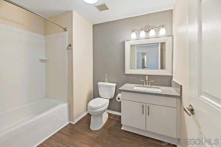 Bathroom - 1643 6th Ave