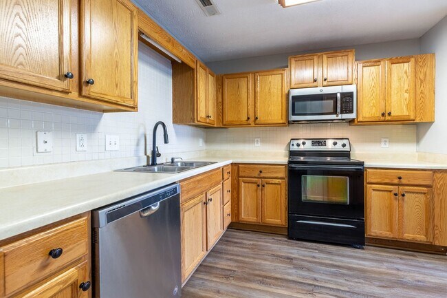 Building Photo - 5078 Cornelius Dr
