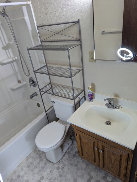 Building Photo - 1206 10th Ave S