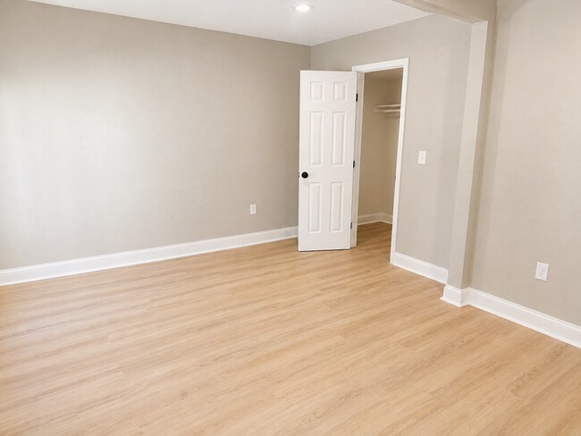 Building Photo - 1524/1526 E. 51st Street