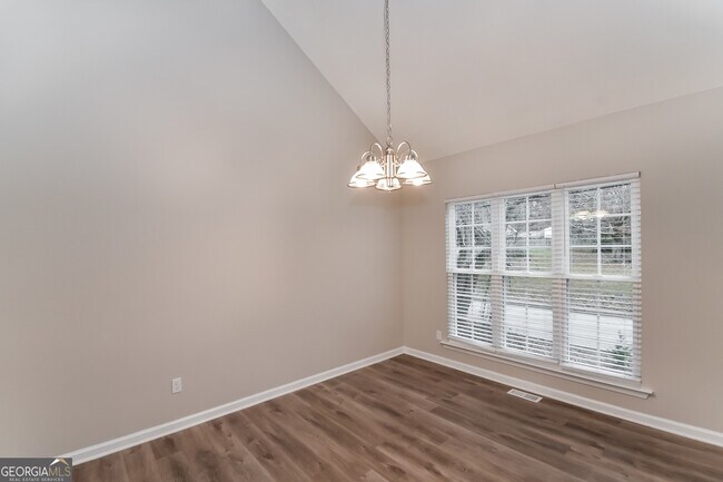 Building Photo - 1816 Creveis Rd