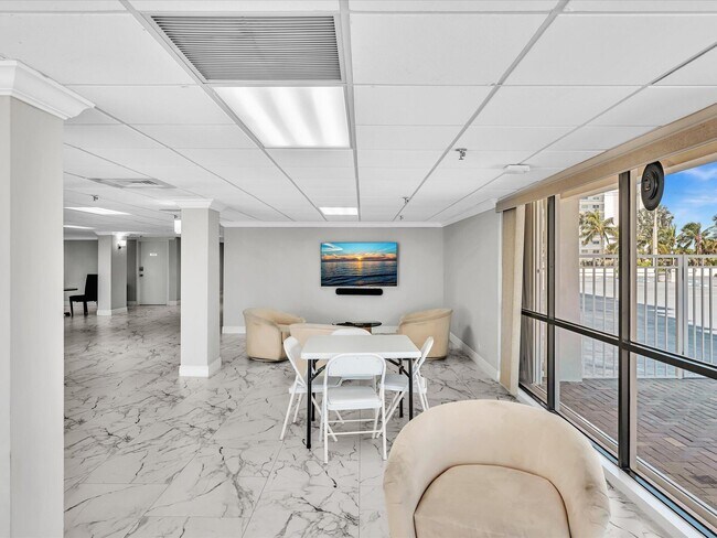 Building Photo - 3301 S Ocean Blvd