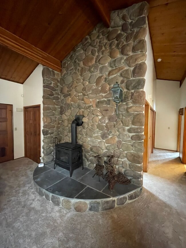 Building Photo - Gorgeous River Front Cabin in the Woods Fully Furnished with Hot Tub!