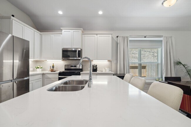 Building Photo - 3049 Sorrento Hl Dr