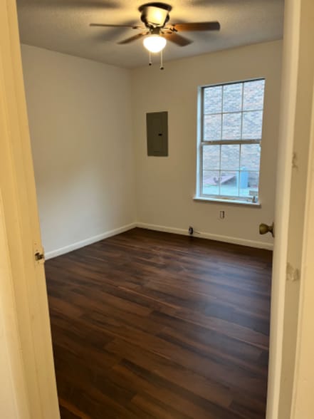 Building Photo - 1334 Bellshire Terrace Dr