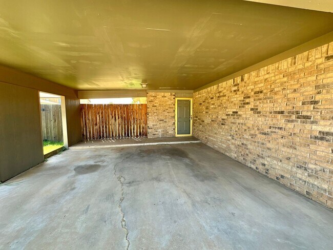 Building Photo - 7410 Avenue W