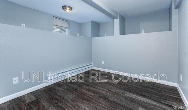 Building Photo - 504 King St