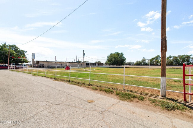 Building Photo - 8614 Holmsley Trail