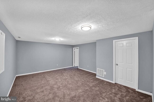 Building Photo - 801 High Plain Dr