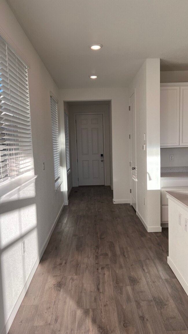 Building Photo - Charming 3 beds 2 baths in Commerce City!