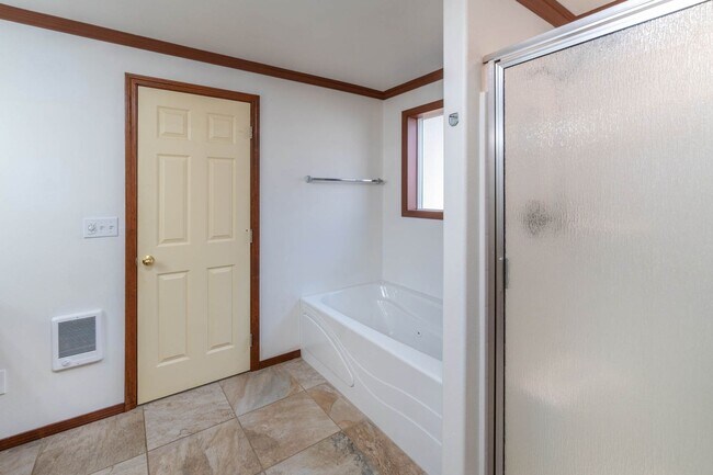 Building Photo - This could be your dream home! Must see!!