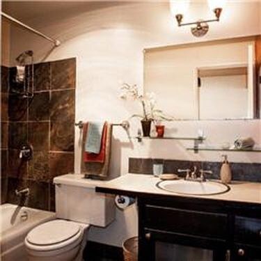 Bathroom - 911 N 73rd St
