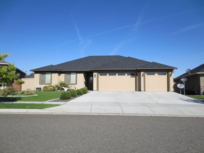 Primary Photo - 1129 N Oklahoma Pl