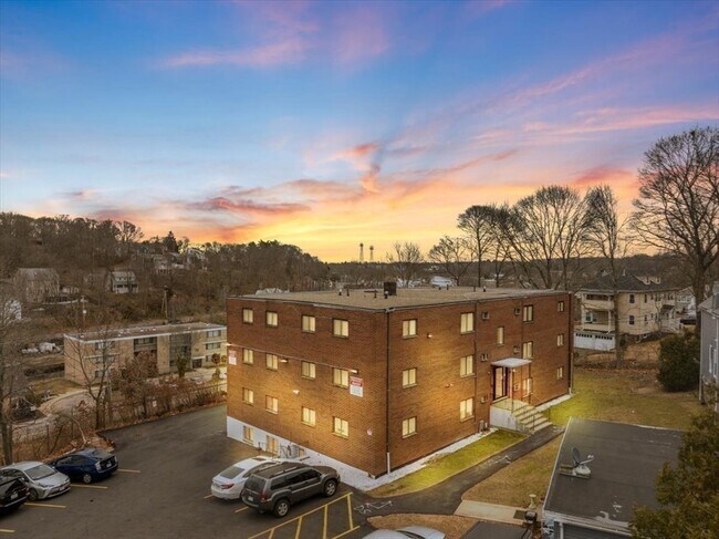 Building Photo - 141 Commercial St