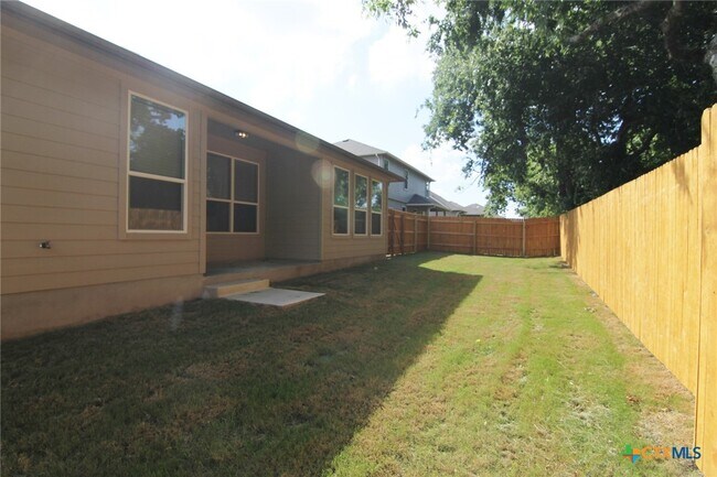 Building Photo - 1330 Ace Ranch St