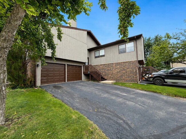 Building Photo - 56 Century Dr