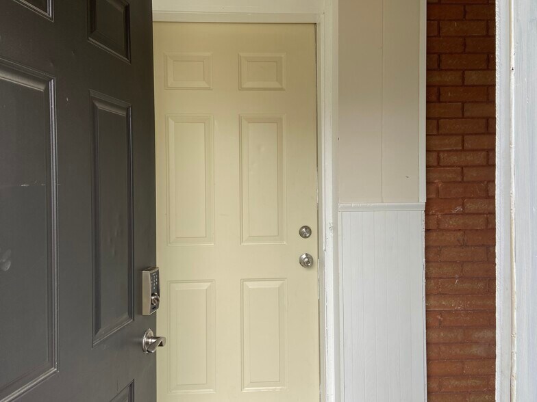 Entry for unit 2 is right through front door - 479 Michigan St.