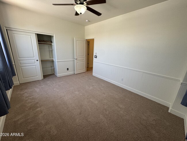 Building Photo - 1127 W Mesquite St